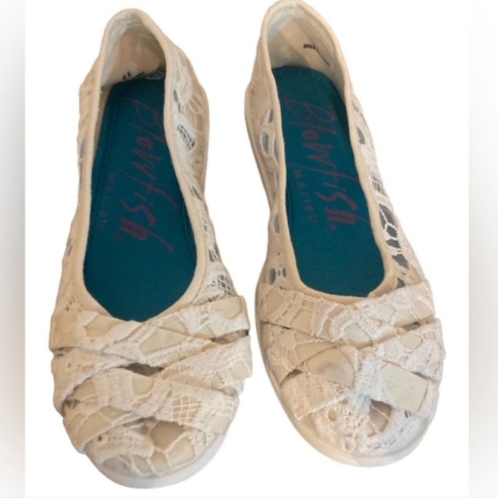 Blowfish Shoes Womens Size 6.5 Malibu Cream Lace Lars Summer Slip On